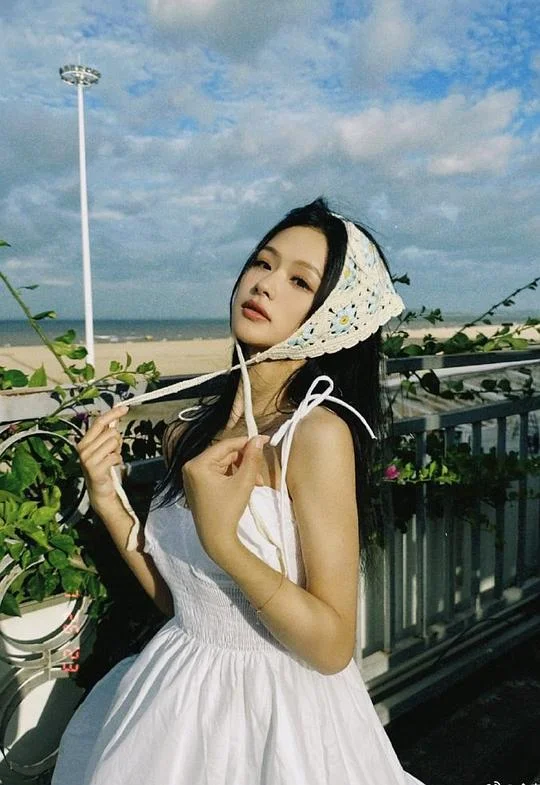 余茵
