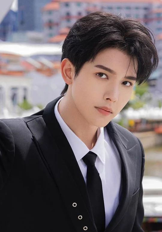 王以纶